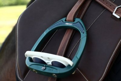 Flexon Green Composite Stirrup - Image 3