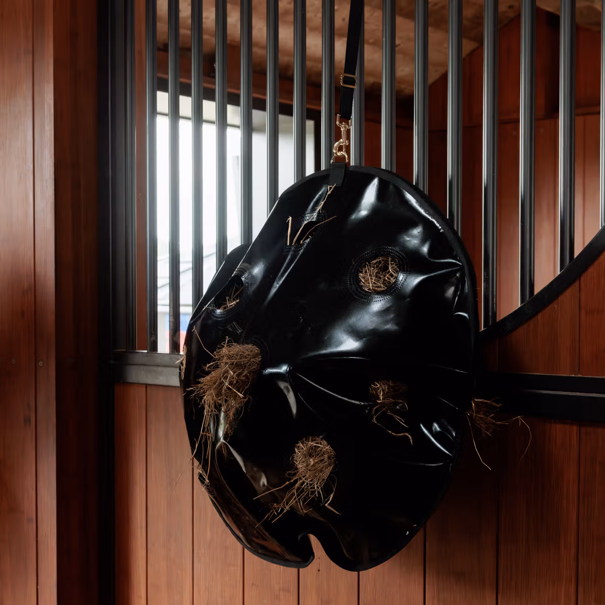 Grooming Deluxe Play & Haybag Slow Feeder Round - Image 3